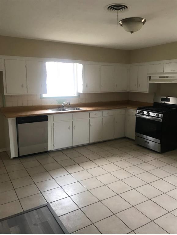 White Settlement Condo: 7817 Marrett Drive