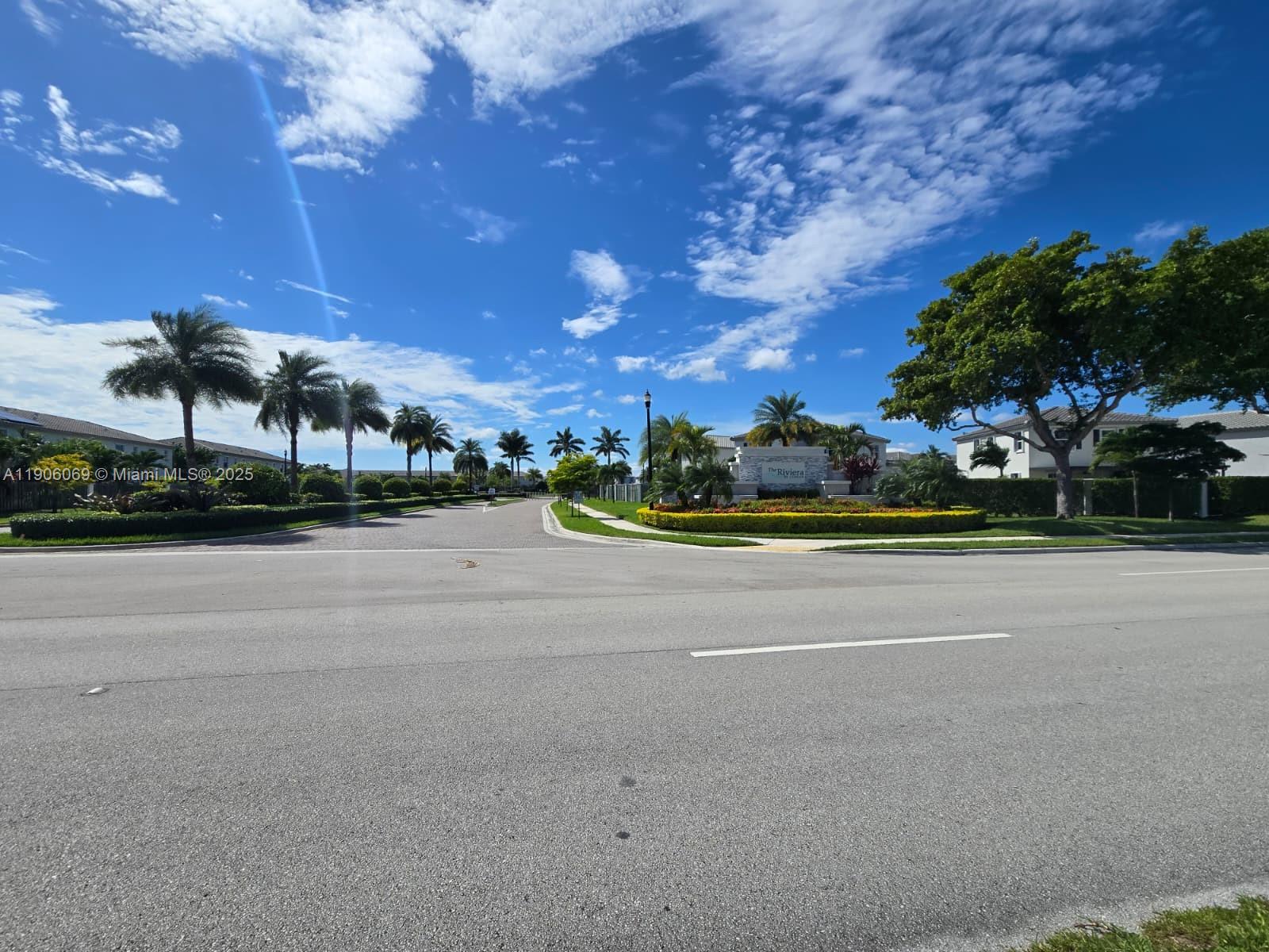 Homestead Condo: 2705 Southeast 15th Street