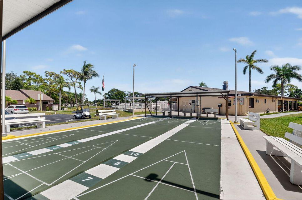 Greenacres Condo: 426 Pine Glen Lane