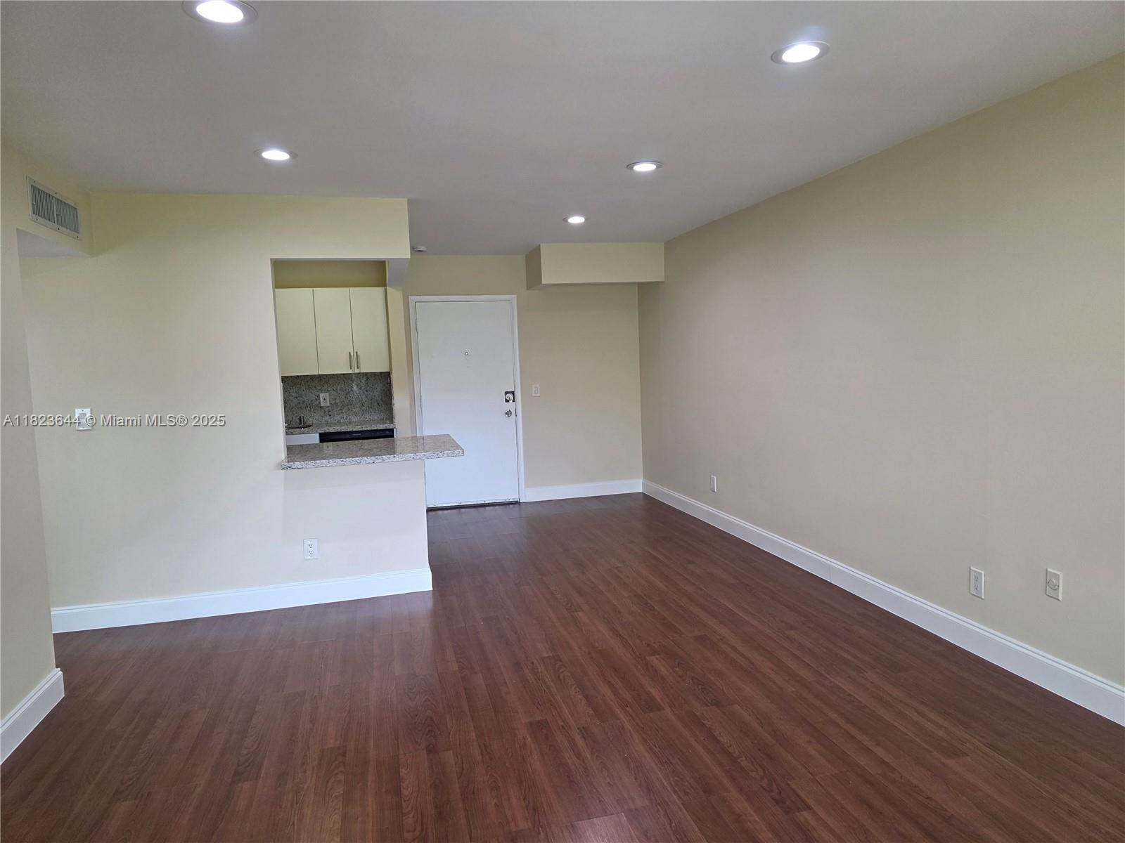 Miami Condo: 13716 Southwest 90th Avenue