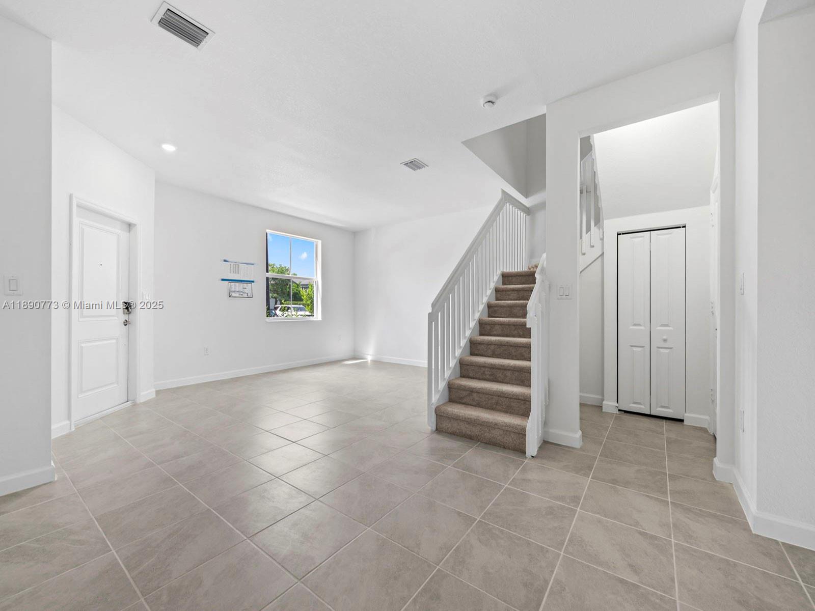 Homestead Condo: 1525 Southeast 27th Street