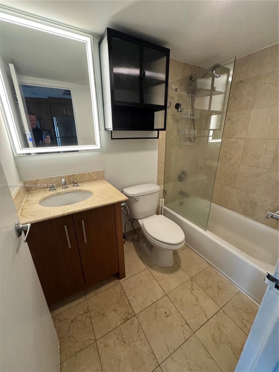 Bal Harbour Condo: 10275 Collins Avenue