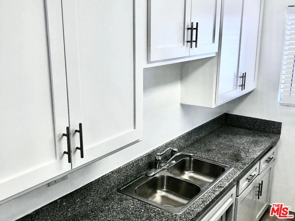 West Hollywood Condo: 1015 North Edinburgh Avenue