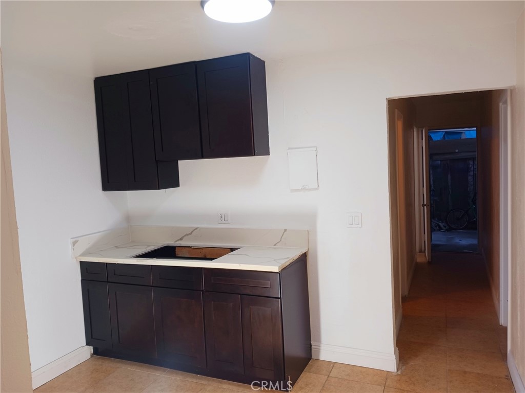 Pomona Condo: 687 Karesh Avenue