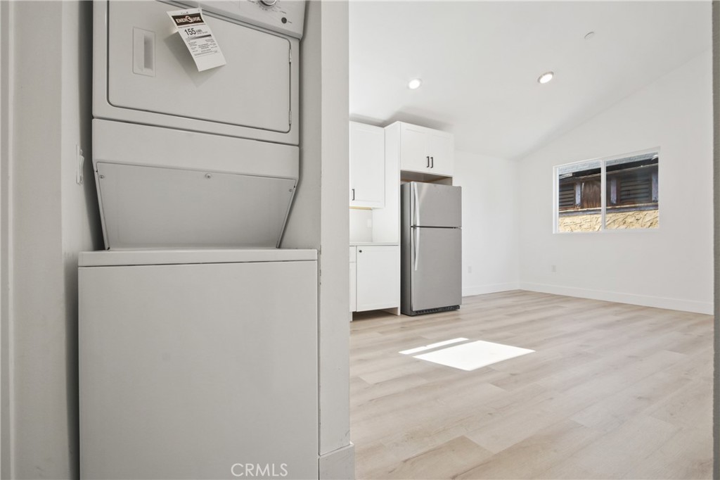 Los Angeles Condo: 9241 1/2 Firth Boulevard