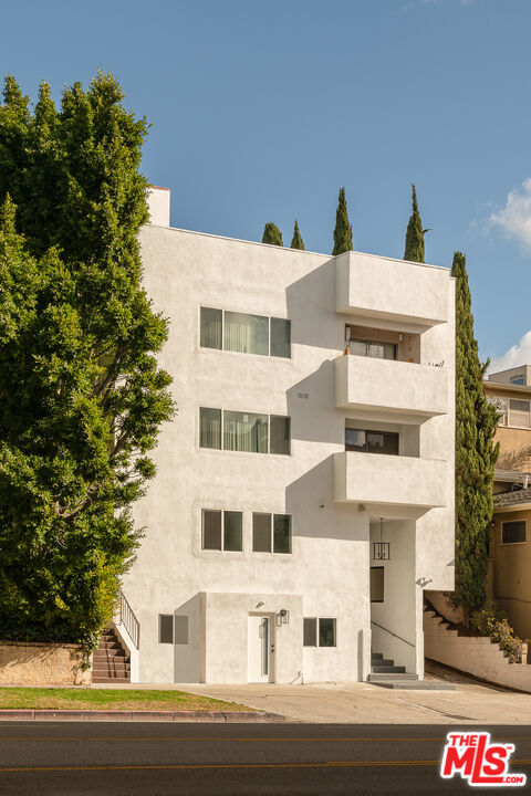 Los Angeles Condo: 1610 South Beverly Glen Boulevard