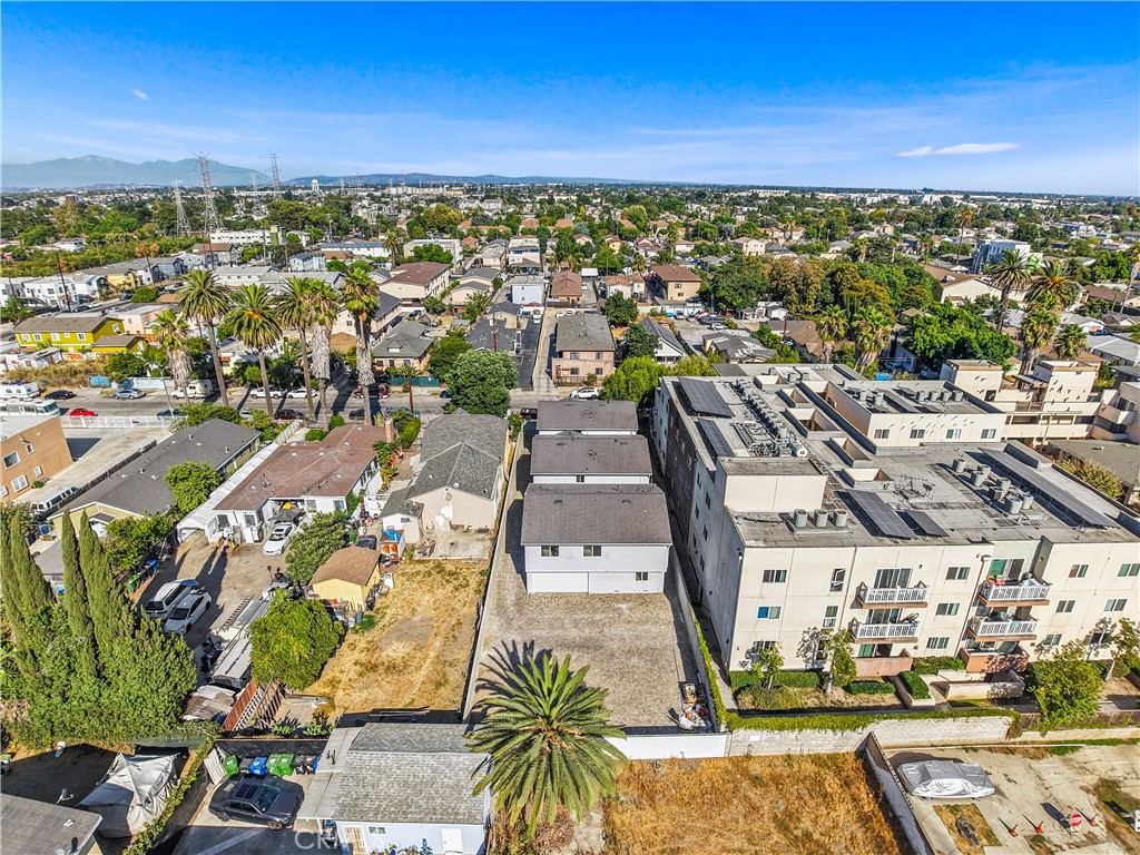 Los Angeles Condo: 9239 Firth Boulevard