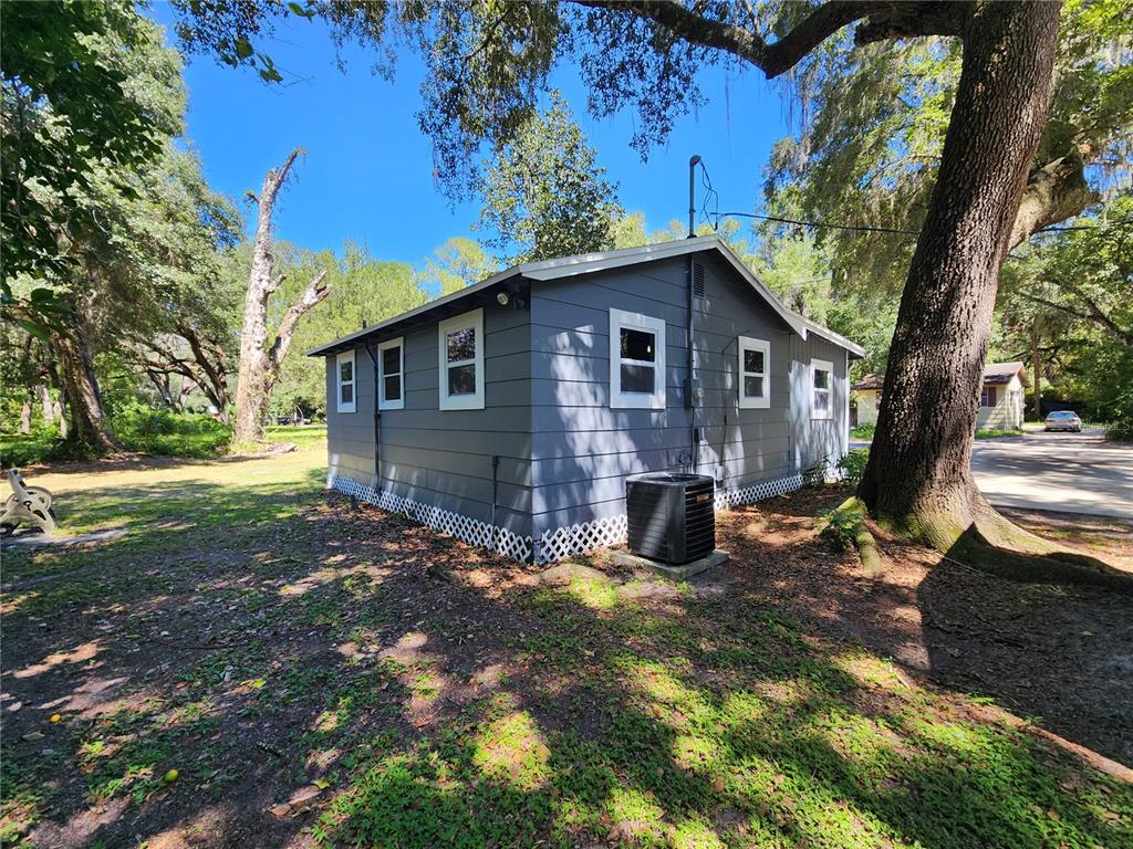 Micanopy Condo: 106 Southwest 6th Street