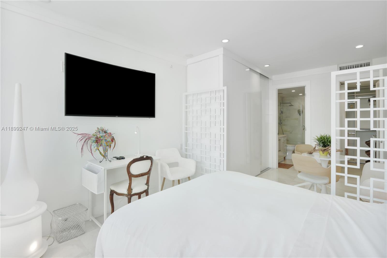 Coral Gables Condo: 700 Biltmore Way
