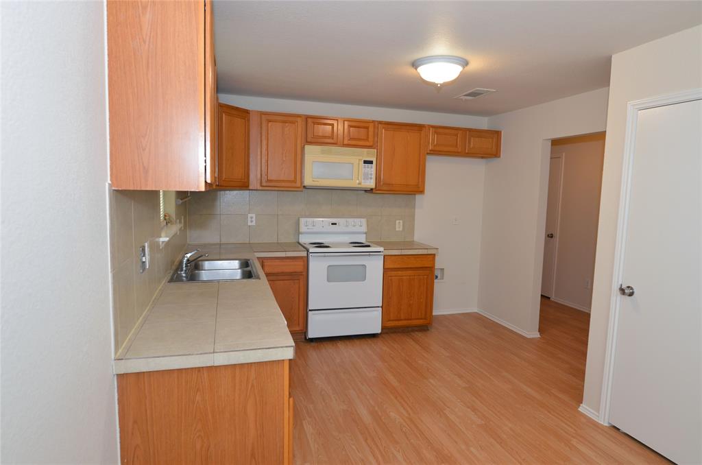 Dallas Condo: 13227 Alsatian Court