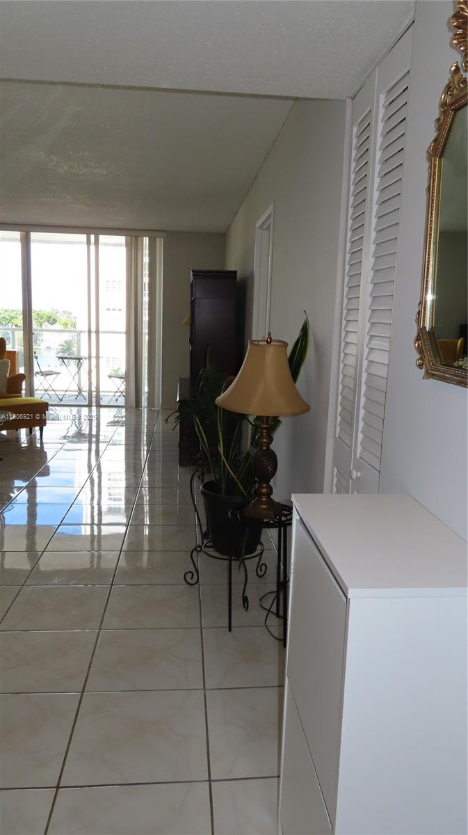 Miami Beach Condo: 5701 Collins Avenue
