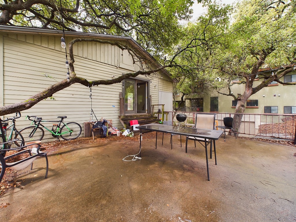 Austin Condo: 915 Keith Lane