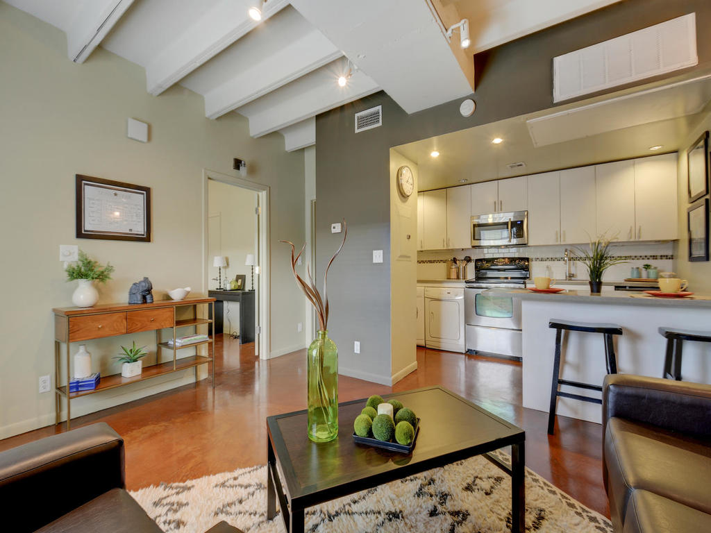 Austin Condo: 2408 Leon Street
