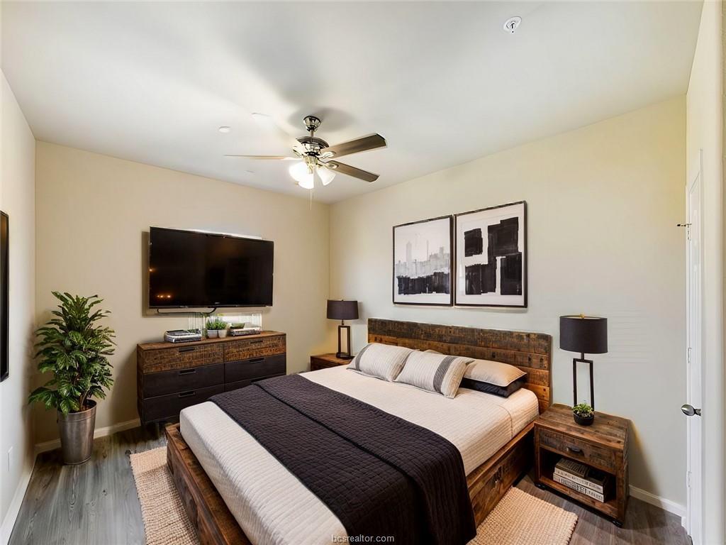 Bryan Condo: 2910 Town Square Avenue