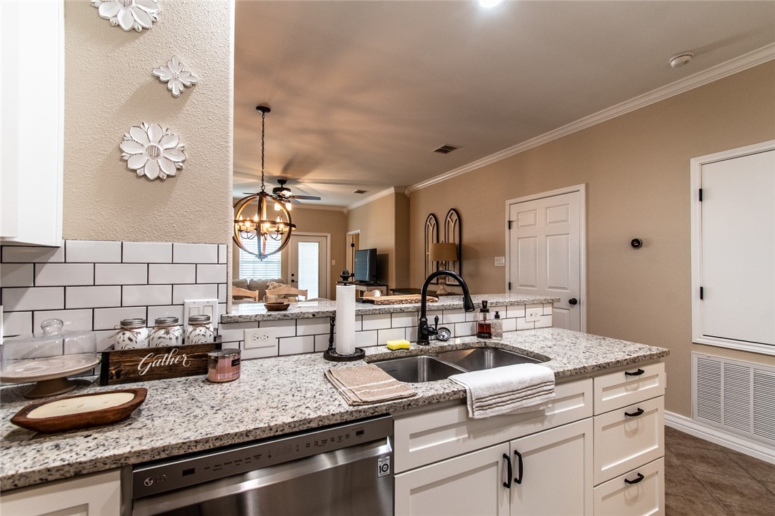 Port Aransas Condo: 1117 Ninth Street