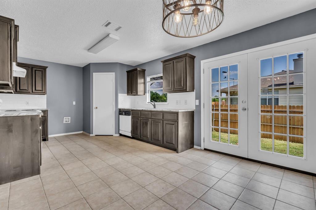 Denton Condo: 901 Greenbend Drive