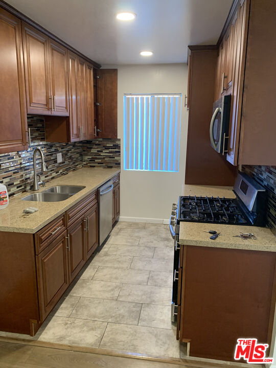 Glendale Condo: 1522 Dixon Street