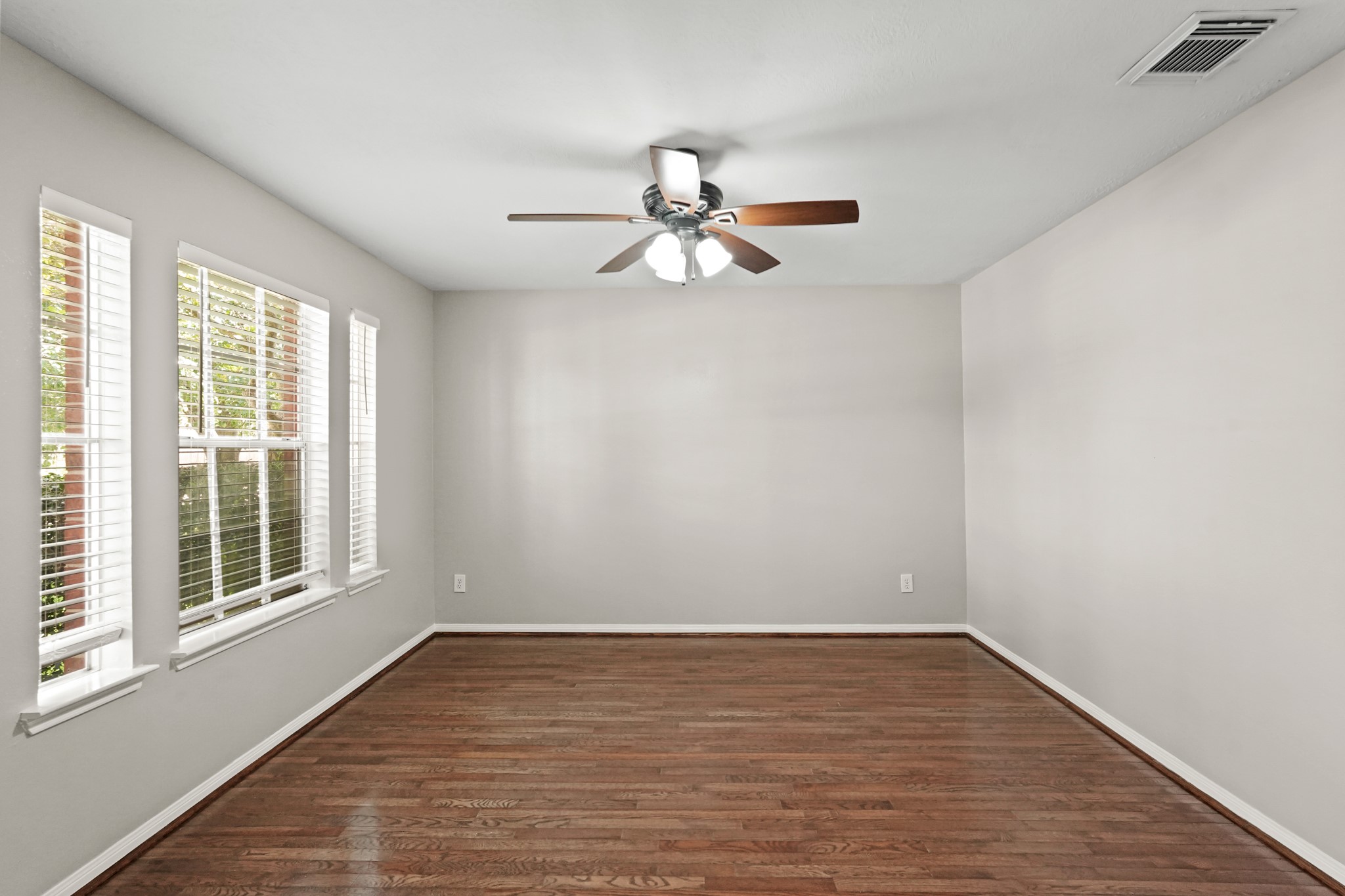 Pearland Condo: 2922 Glencullen Lane