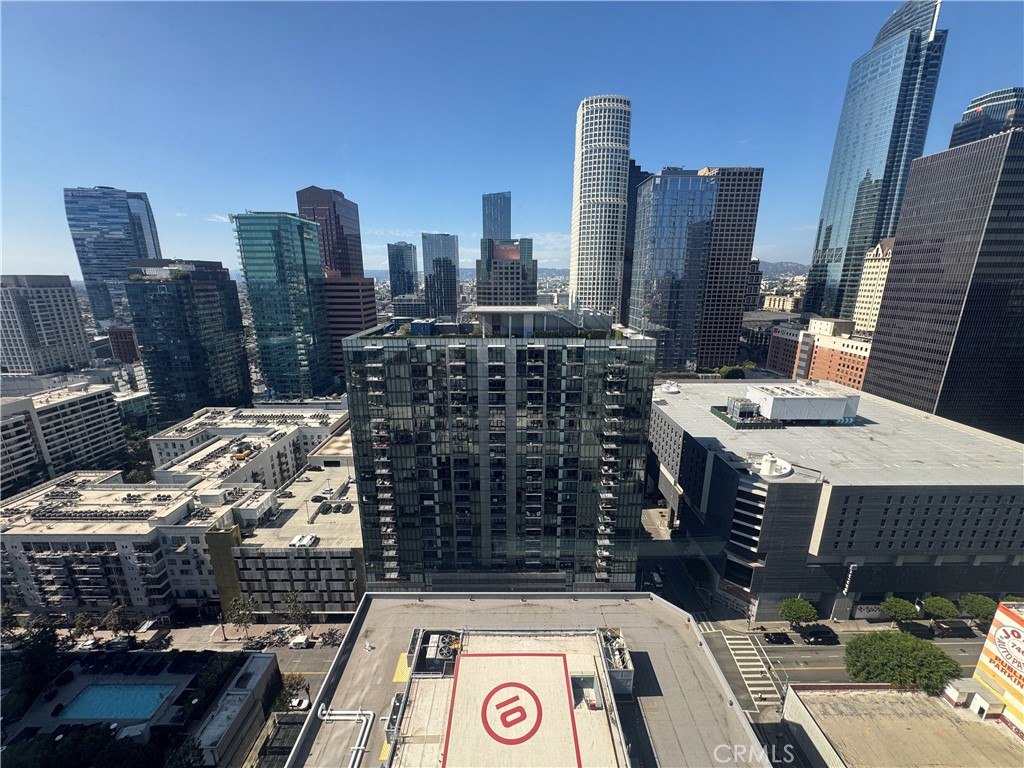 Los Angeles Condo: 801 South Grand Avenue