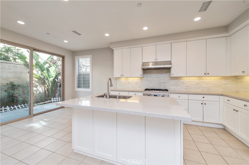 Irvine Condo: 143 Augustine