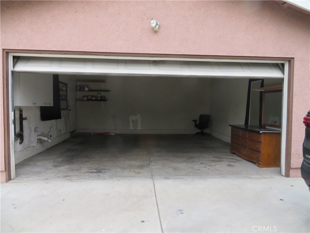 Bell Condo: 6510 Lucille Avenue