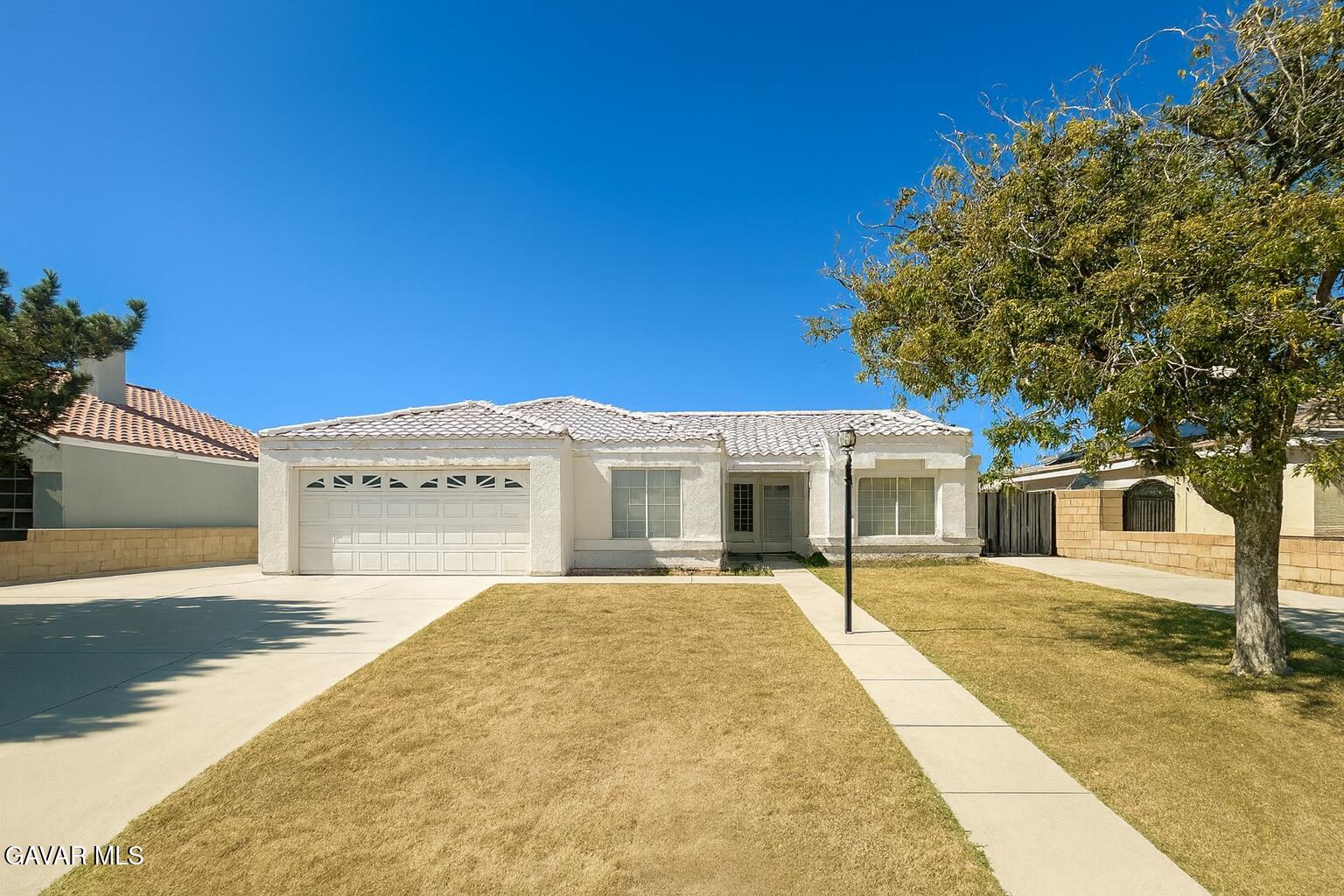 Palmdale Condo: 36717 Sulphur Springs Road