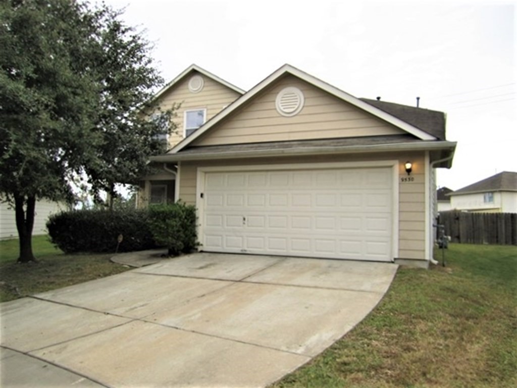 Houston Condo: 9530 Belleclaire Lane