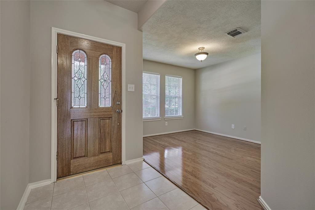 The Woodlands Condo: 135 North Wynnoak Circle