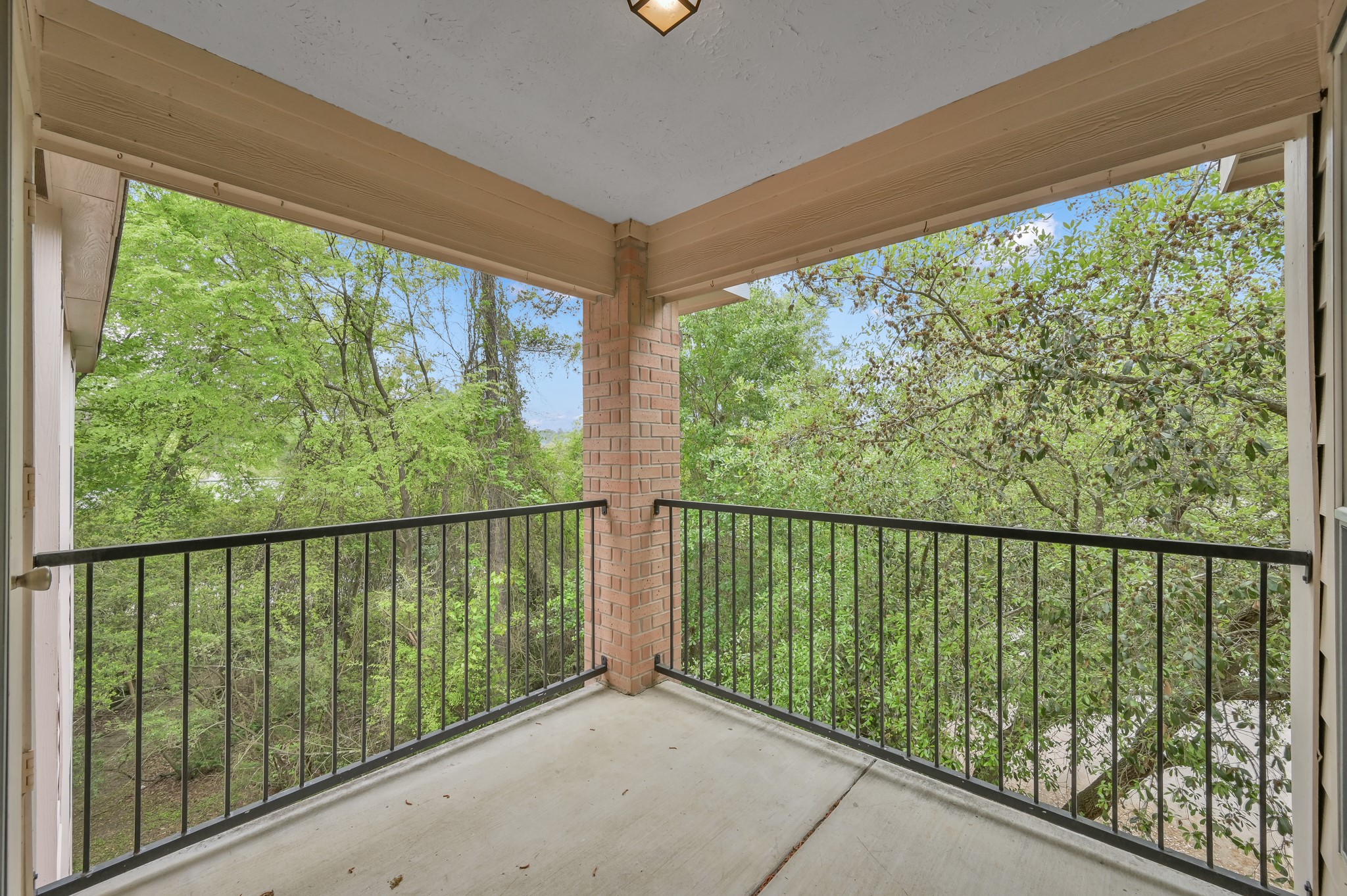 The Woodlands Condo: 8051 Bay Branch Drive
