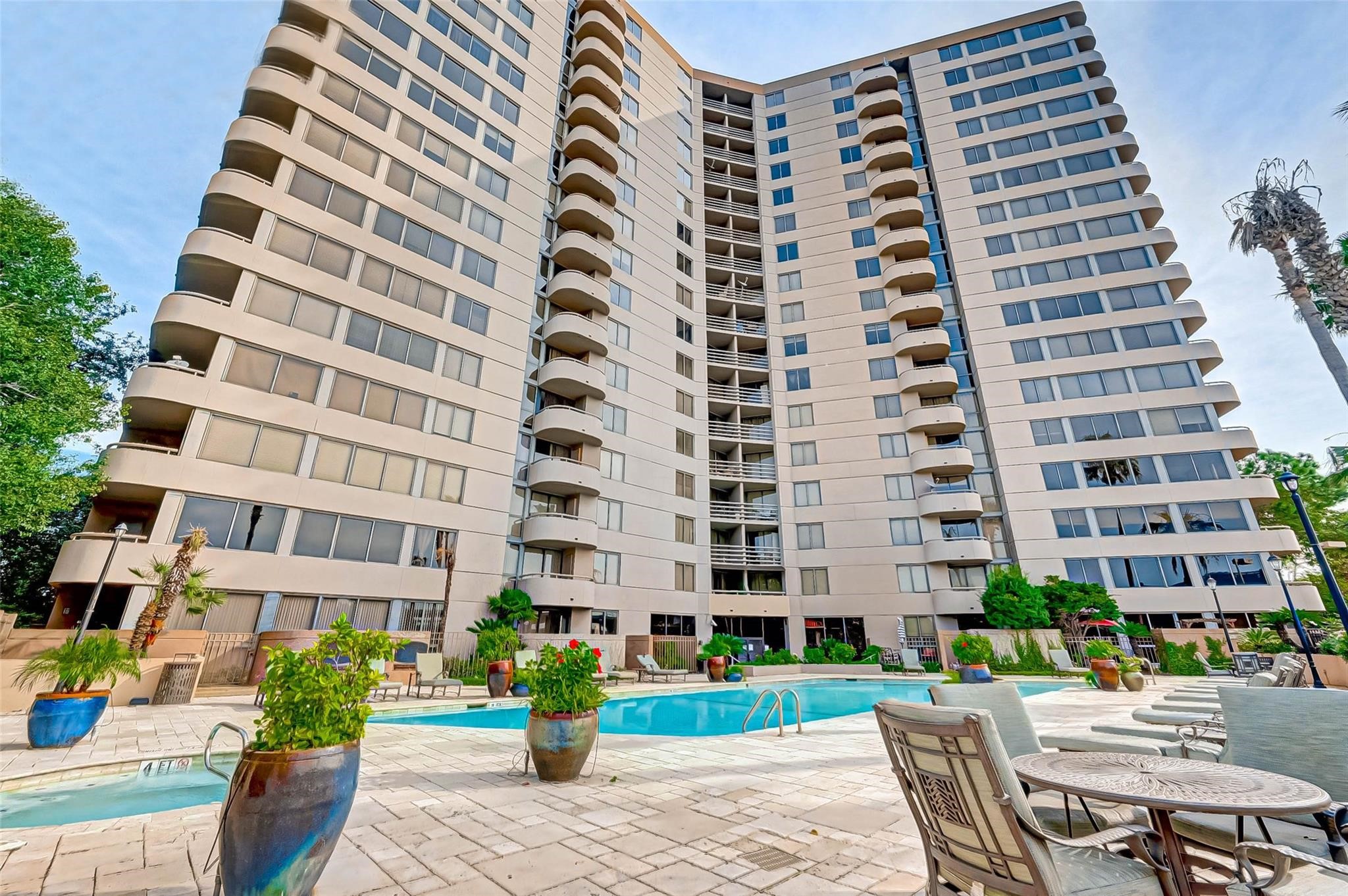Houston Condo: 3525 Sage Road