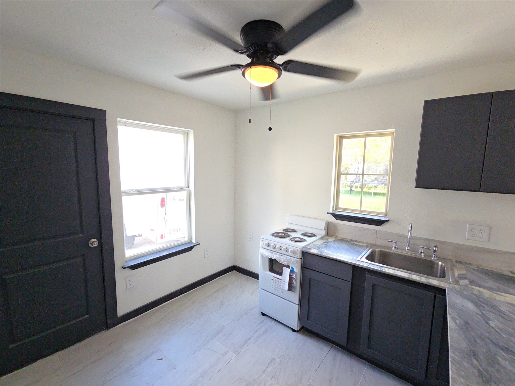 Houston Condo: 9010 Linda Vista Road