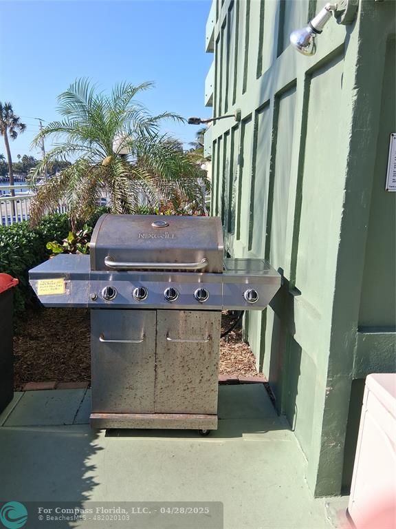 Hillsboro Beach Condo: 1035 Hillsboro Mile