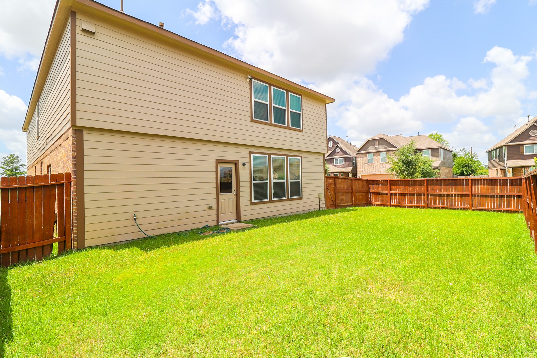 Tomball Condo: 10638 Dawn Pine Forest Trail