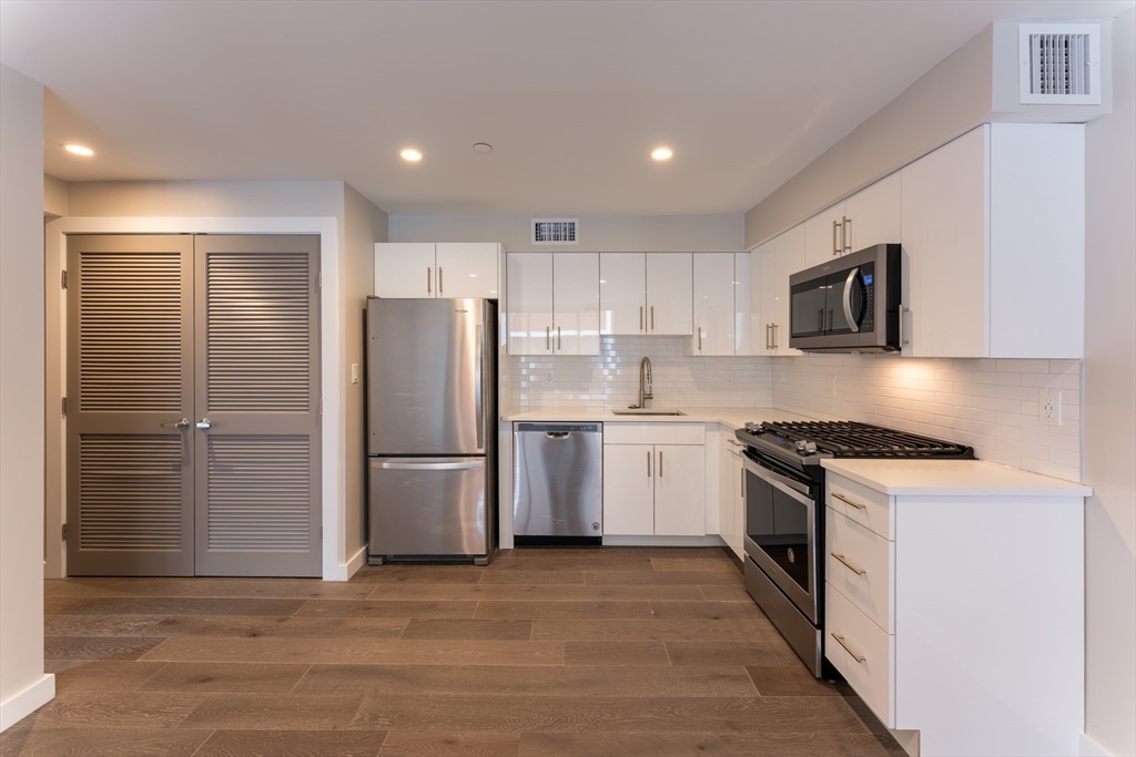 Boston Condo: 244 Hanover Street