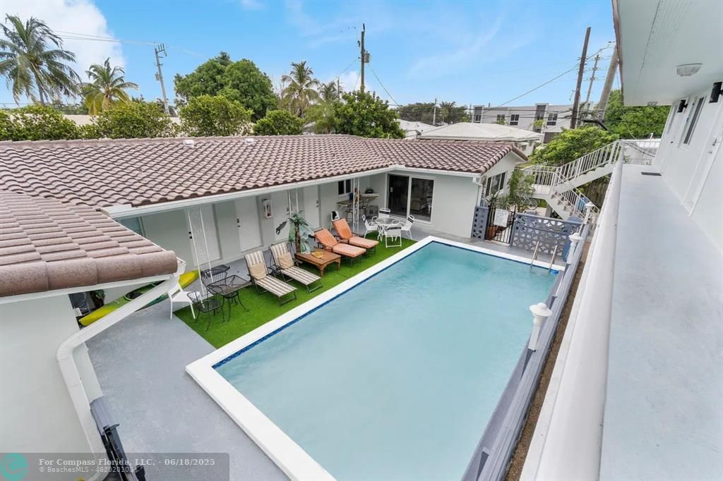 Pompano Beach Condo: 2250 Southeast 5th Street