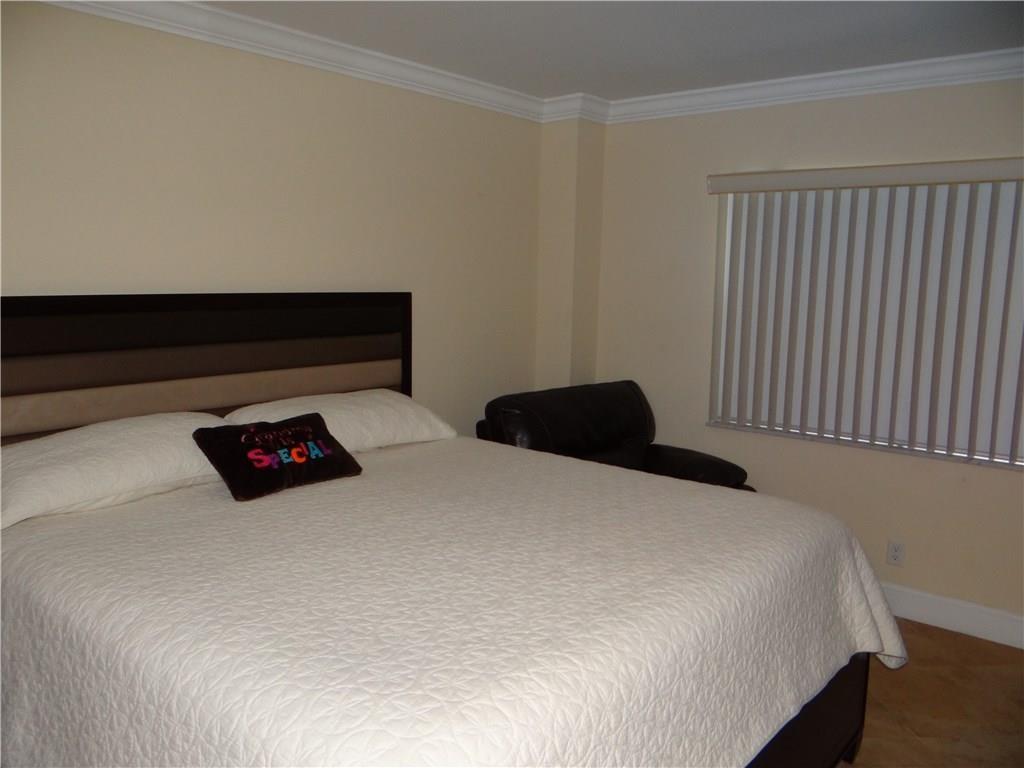 Pompano Beach Condo: 1200 Hibiscus Avenue