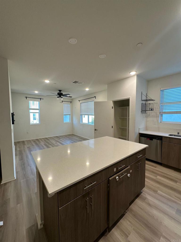 San Diego Condo: 5256 Beachfront Cove