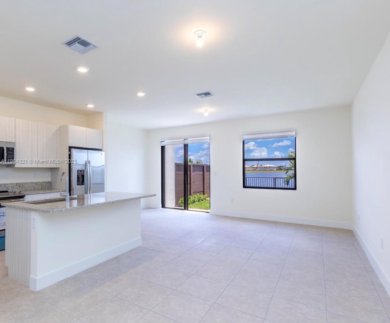Miami Lakes Condo: 15861 Northwest 90th Court