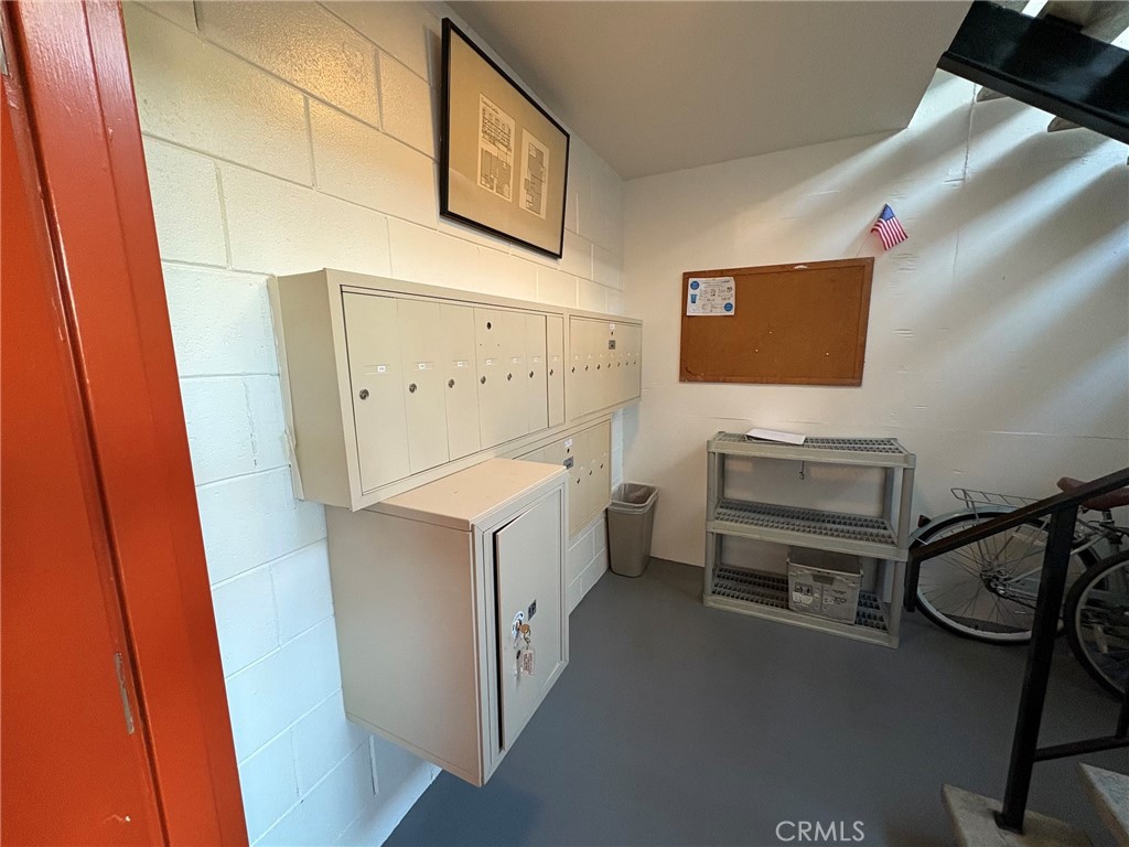 Burlingame Condo: 735 El Camino Real