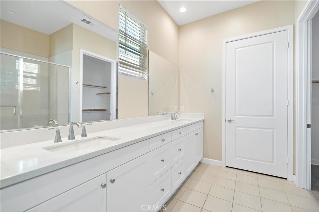 Irvine Condo: 199 Follyhatch