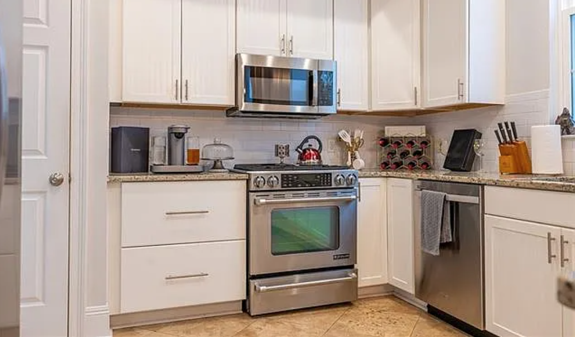 New Orleans Townhome: 5929 Milne Blvd