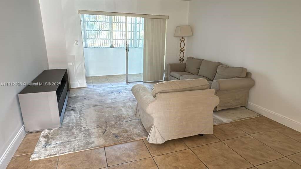 Hallandale Beach Condo: 219 Northeast 14th Avenue