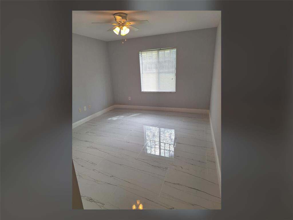 West Palm Beach Condo: 6492 Emerald Dunes Drive