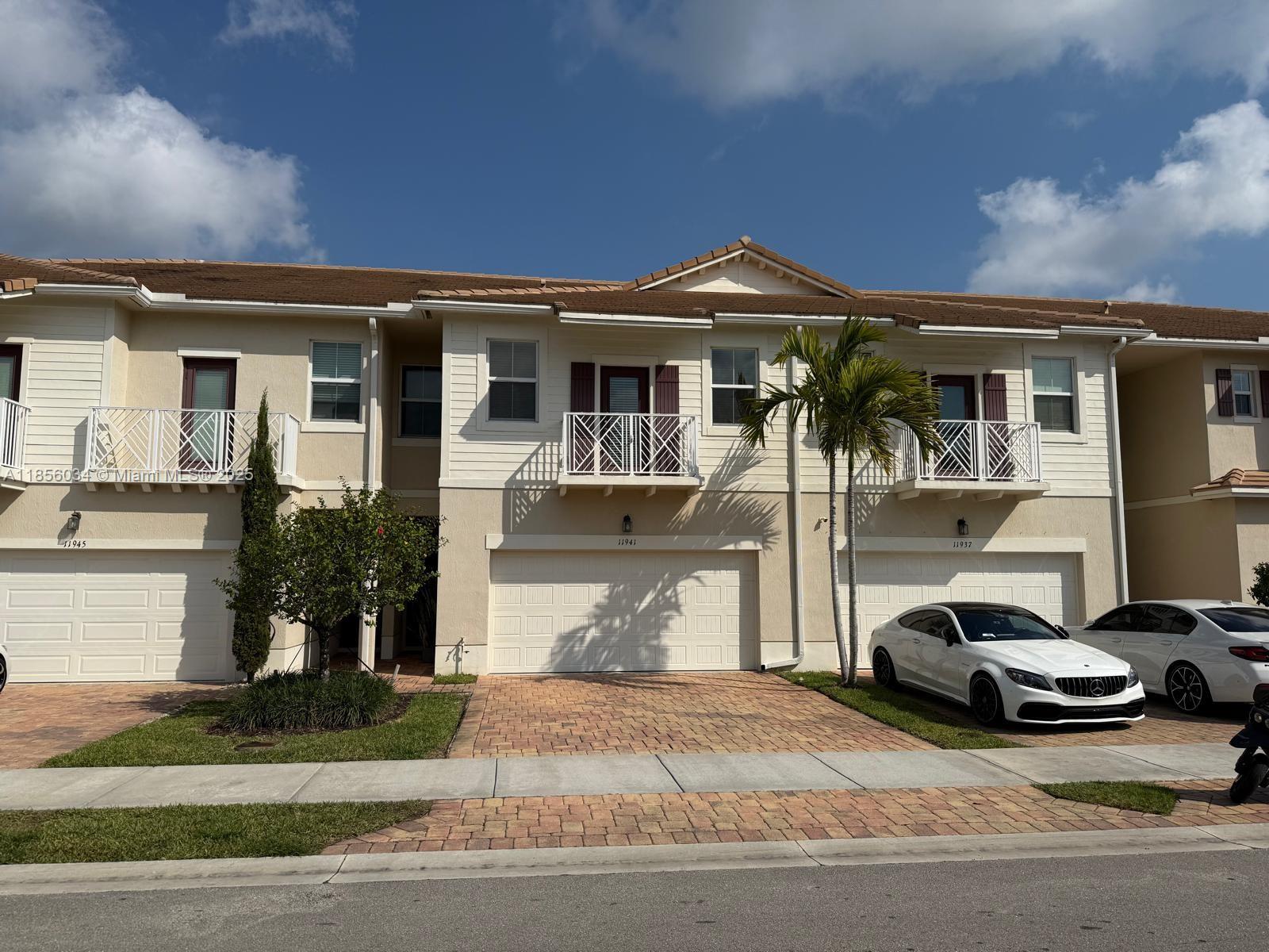 Royal Palm Beach Condo: 11941 Park Central
