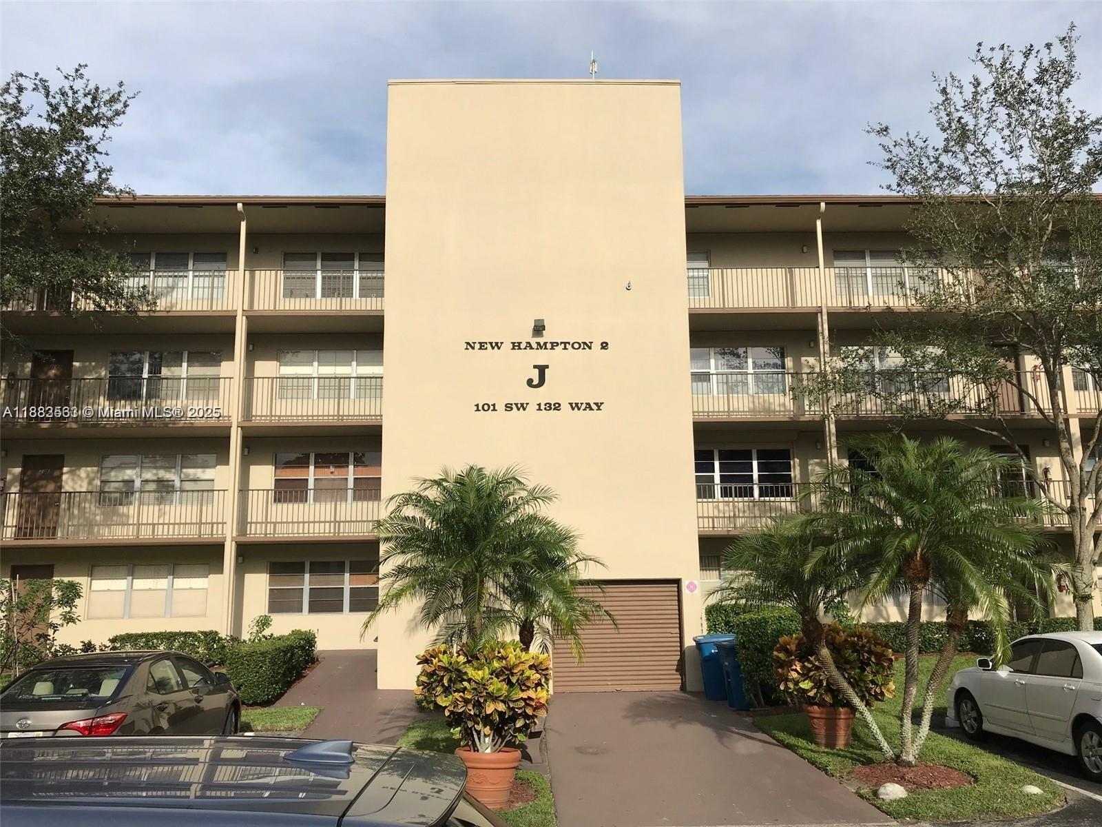 Pembroke Pines Condo: 101 Southwest 132nd Way
