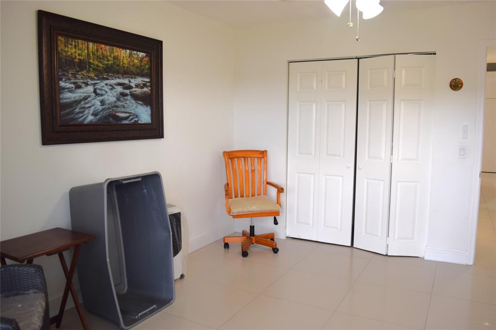 Hollywood Condo: 13250 Southwest 4th Court