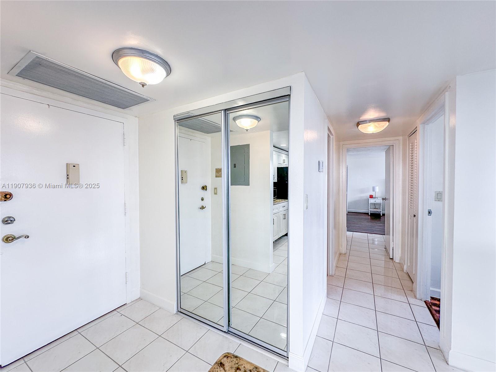 Hallandale Beach Condo: 800 Parkview Drive