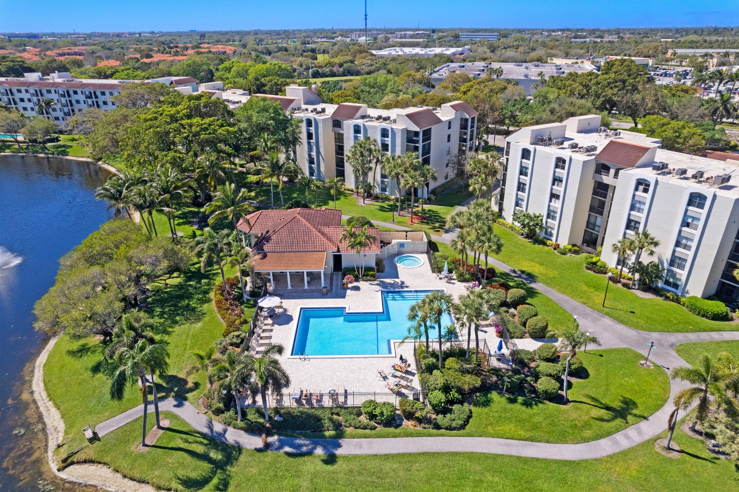 Delray Beach Condo: 820 Lavers Circle