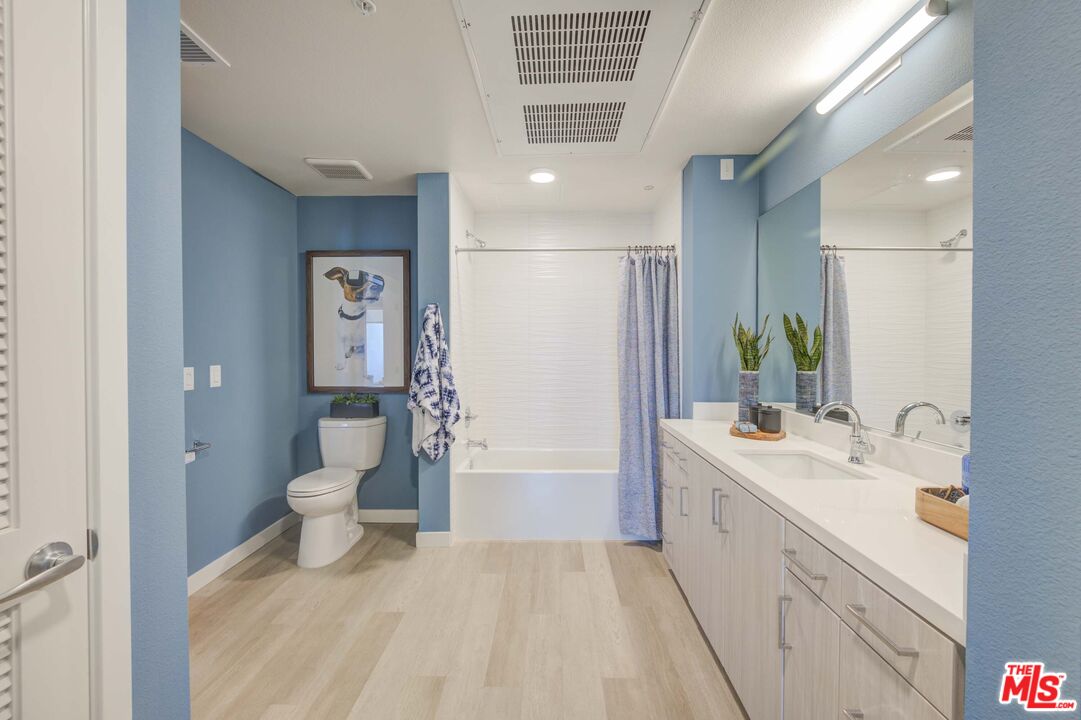 Ventura Condo: 160 South Ventura Avenue