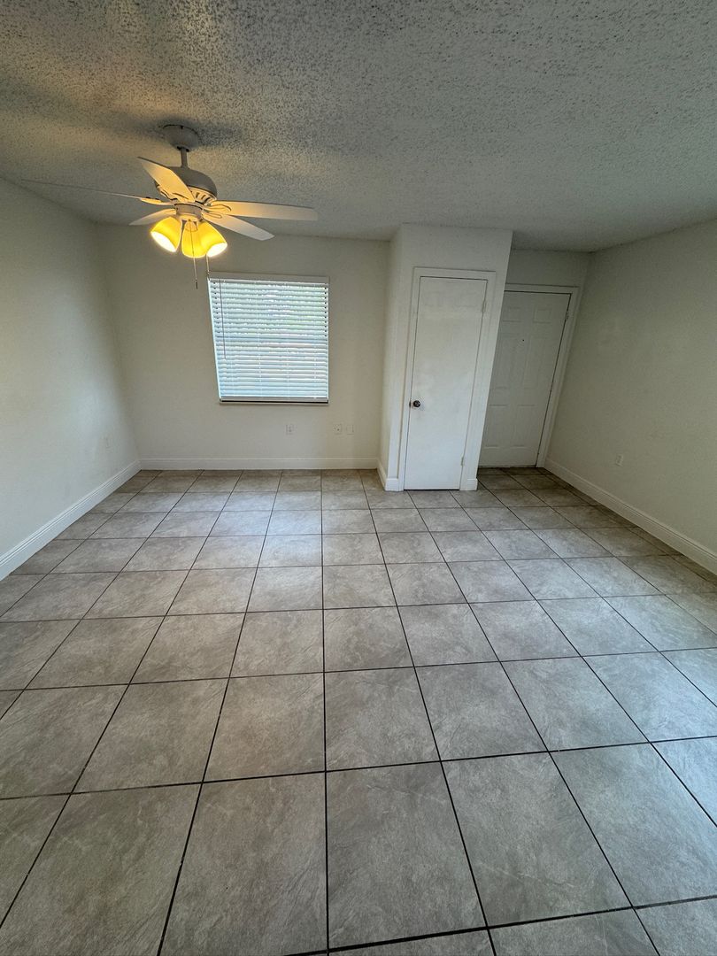 Leesburg Condo: 1189 Bentley Road